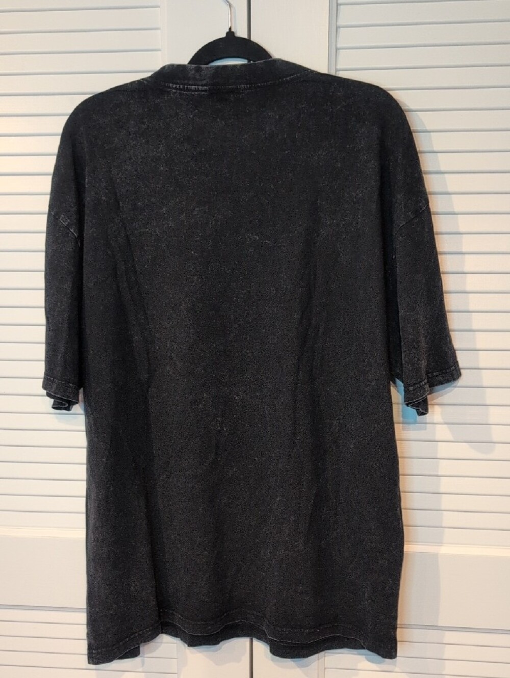Black Short Sleeve Tee with Iridescent Heart Studs NWOT Size M - Picture 4 of 8